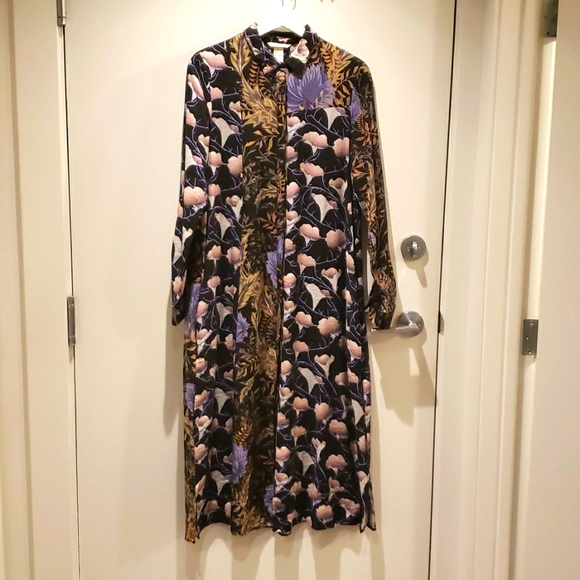 H&M Dresses & Skirts - Floral Shirt Dress- 6